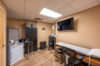 945WBroadway_JGPhoto-14