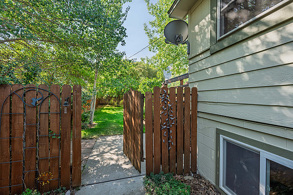 520ESimpson_JGPhoto-32