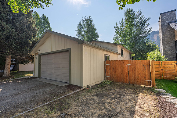 520ESimpson_JGPhoto-36