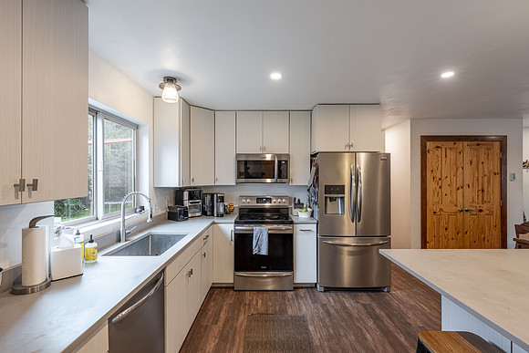 2057CornerCreek_JGPhoto-24