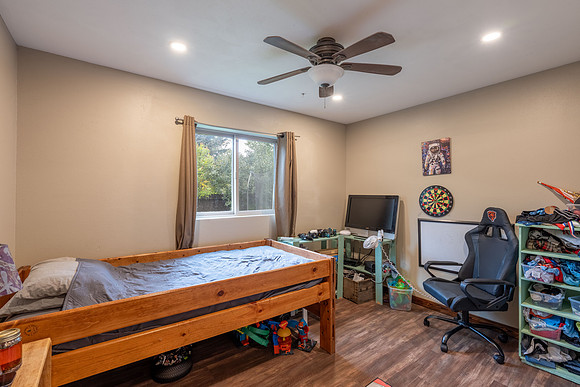 2057CornerCreek_JGPhoto-30