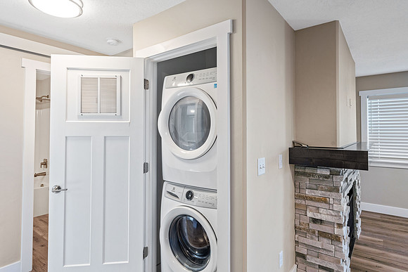 205Lakewood2B_JGPhoto-7