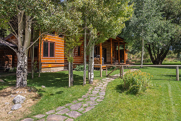 640Cedar_JGPhoto-46