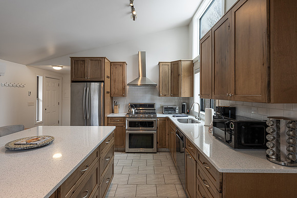 MLS_2055CornerCrk_JGPhoto-13
