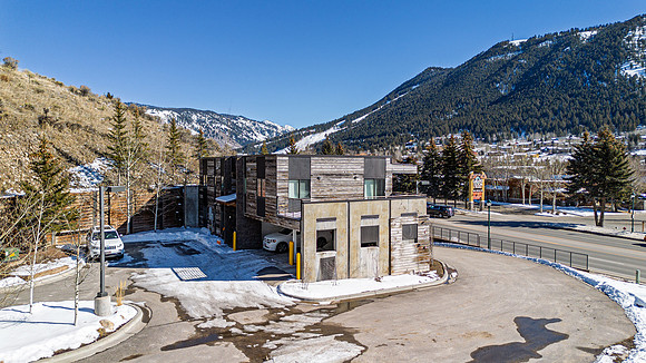 855WBroadway_JGPhoto-11