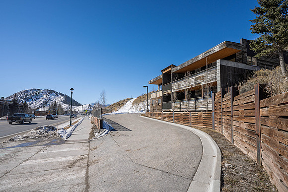 MLS_855WBroadway_JGPhoto-8