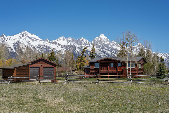 MLS_8000NSpringGulch_JGPhoto-57