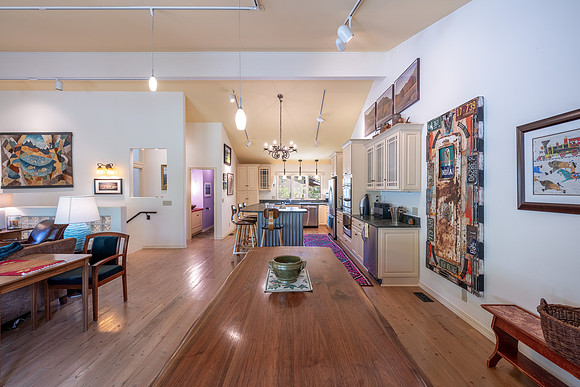 3930LakeCreek_JGPhoto-20