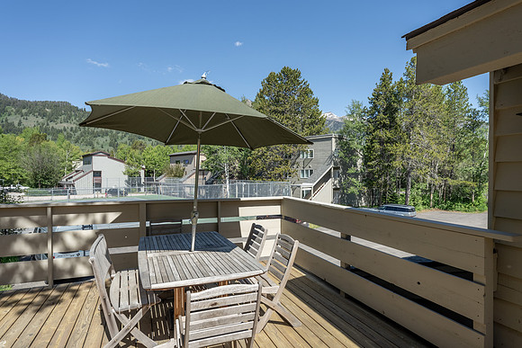 3930LakeCreek_JGPhoto-26