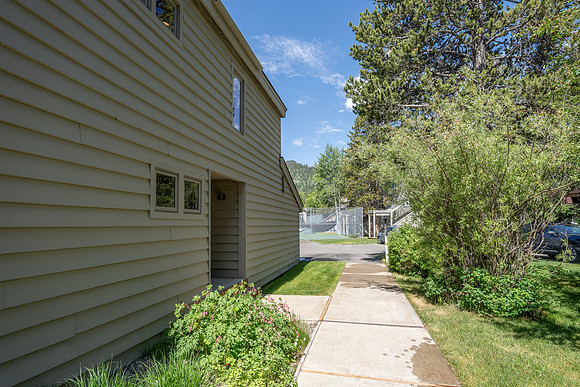 3930LakeCreek_JGPhoto-39