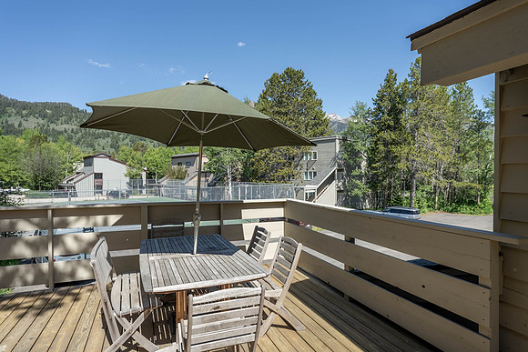MLS_3930LakeCreek_JGPhoto-26