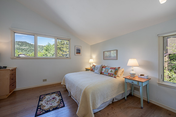 MLS_3930LakeCreek_JGPhoto-30