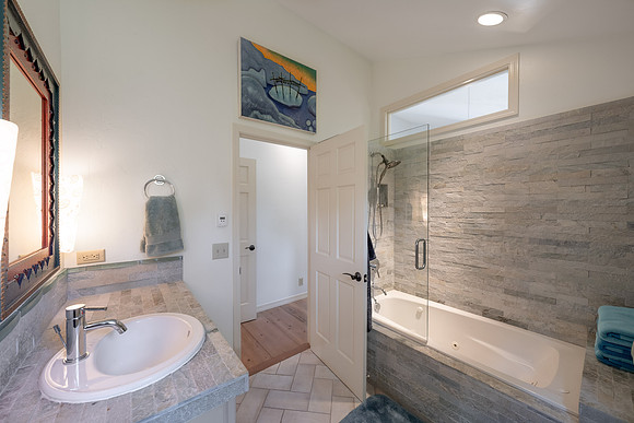 MLS_3930LakeCreek_JGPhoto-34