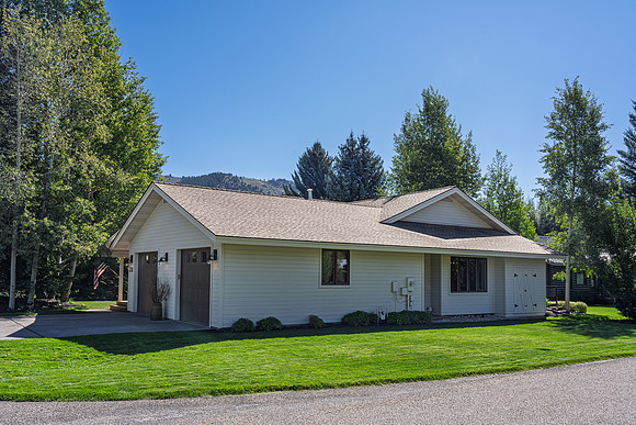 1740DiamondHitchExt_JGPhoto-12