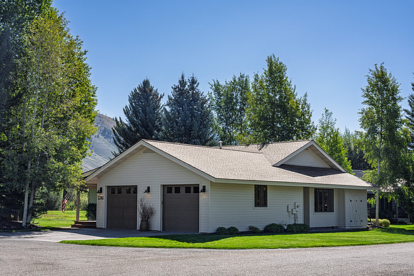 1740DiamondHitchExt_JGPhoto-13