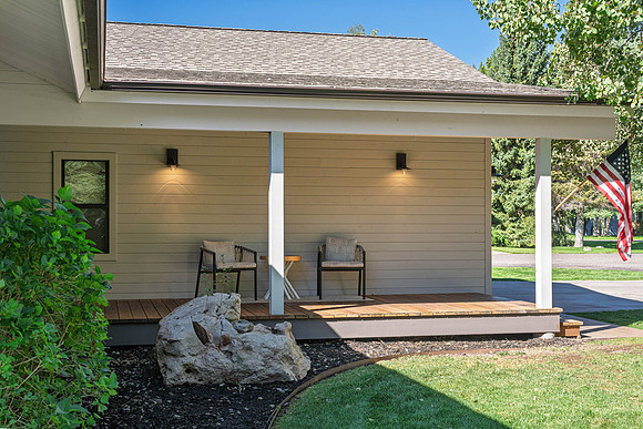 MLS_1740DiamondHitchExt_JGPhoto-5