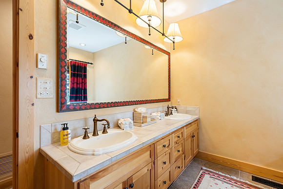 MLS_7620Obsidian_JGPhoto-14