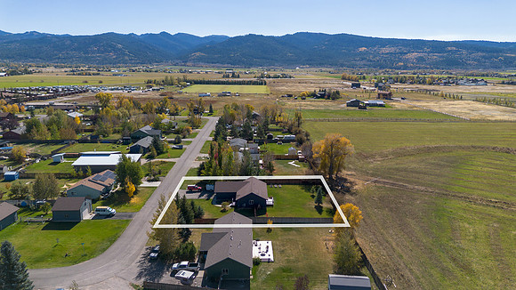 Drone_8388TealTrl_JGPhoto-11 copy