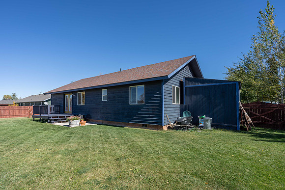 MLS_8388TealTrl_JGPhoto-22