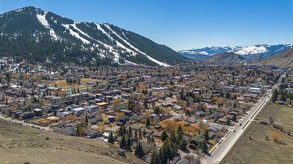 40NelsonDr_JGPhoto-26