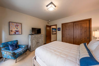 3084Garneti_JGPhoto-11