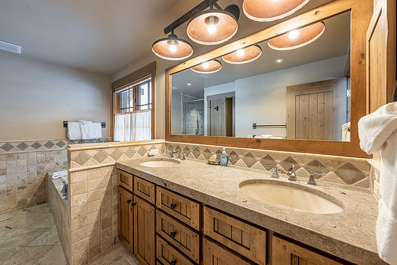 5985Silverberry-14