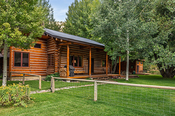 640Cedar_JGPhoto-35