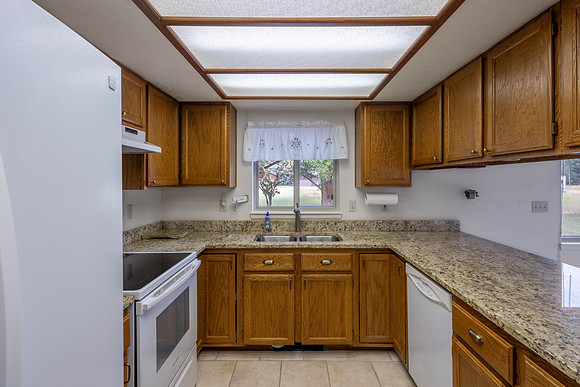 144BlueLakeCir_JGPhoto-8