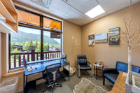 945WBroadway_JGPhoto-18