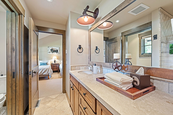 5862ConeflowerInt_JGPhoto-11