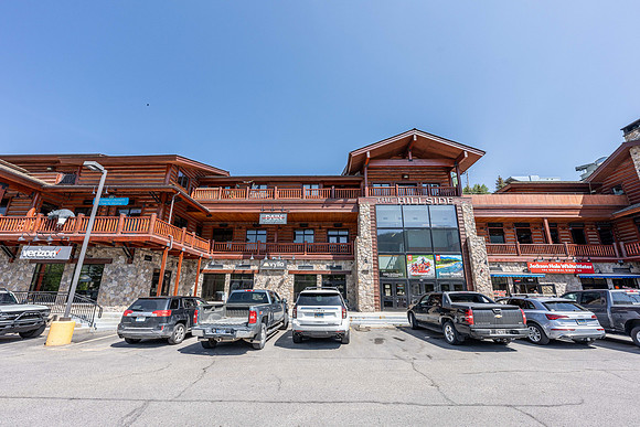 945WBroadway_JGPhoto-30