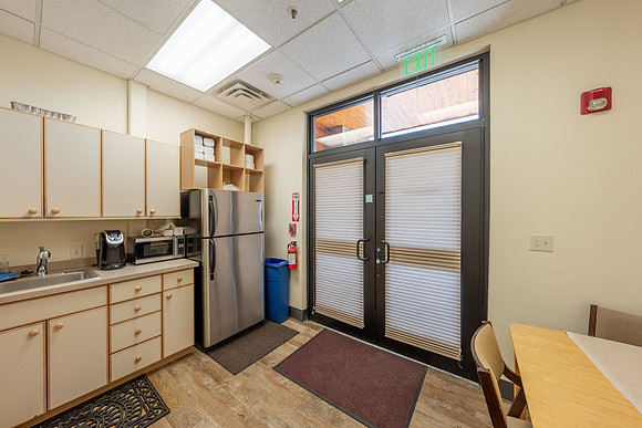 945WBroadway_JGPhoto-21