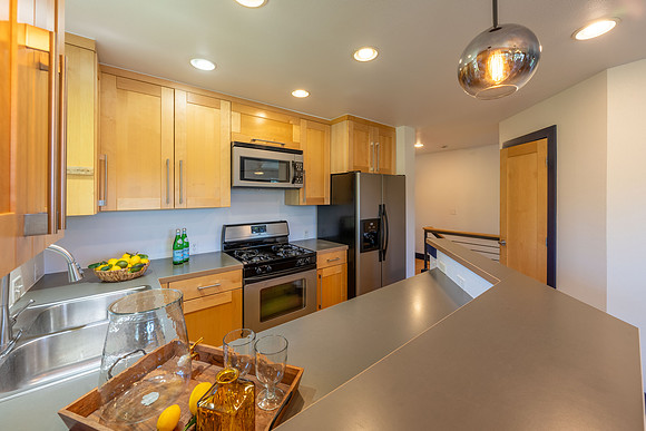 582Hall_JGPhoto-13