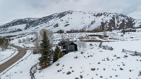 1710Porcupine_JGPhoto-43
