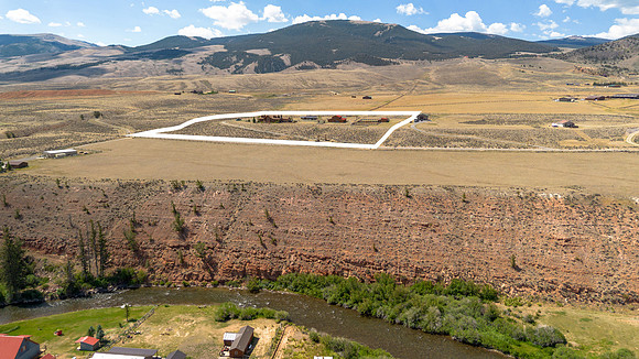 1421StockTrailDrone_JGPhoto-21 copy