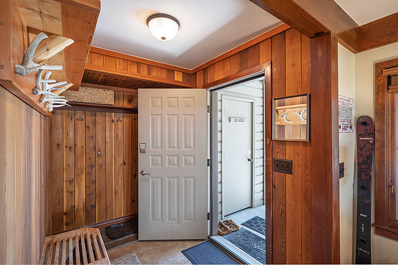 TeewinotA1_JGPhoto-4