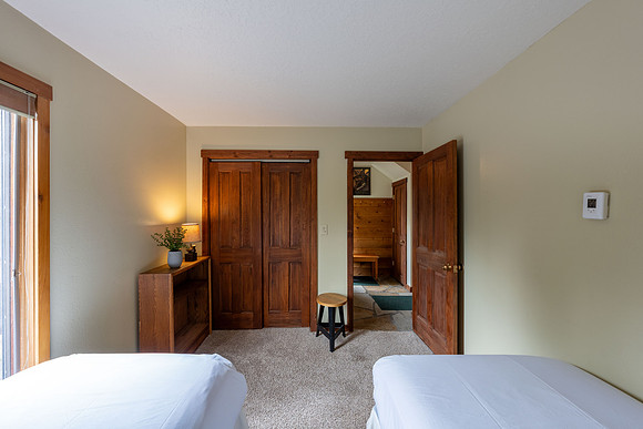 Chokeberry3821_JGPhoto-21