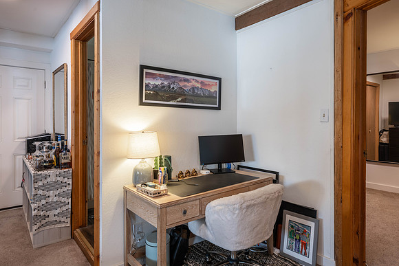 1710Porcupine_JGPhoto-42